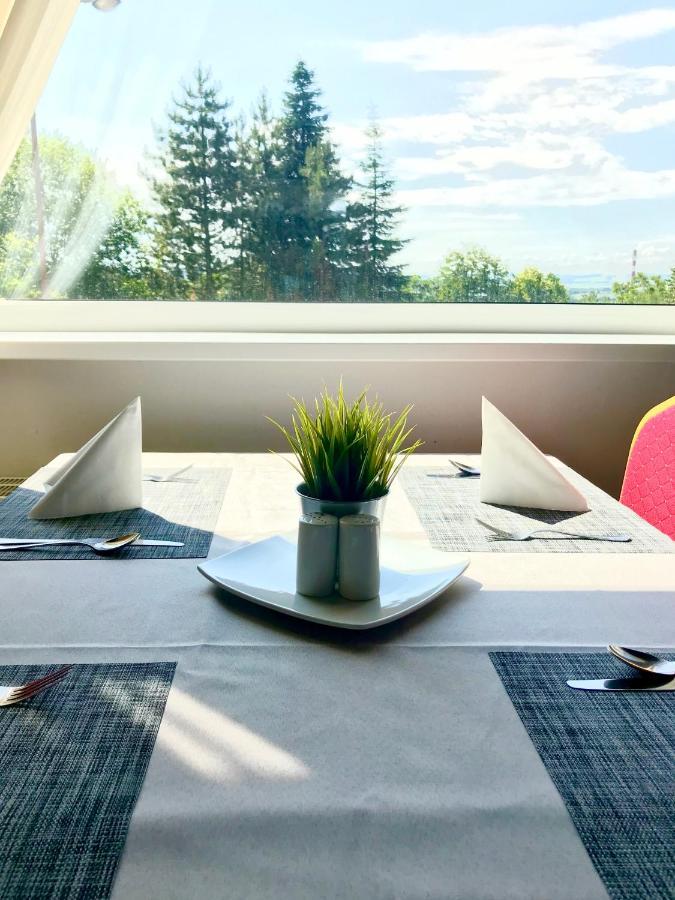 Interhotel America Písek Exteriör bild